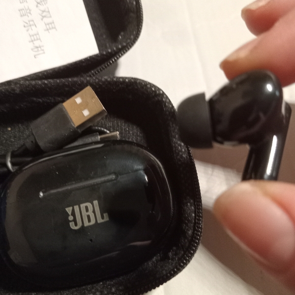 JBL Headphones LY99 - Picture 4 of 4
